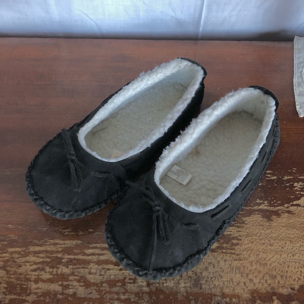 Moccasin slippers